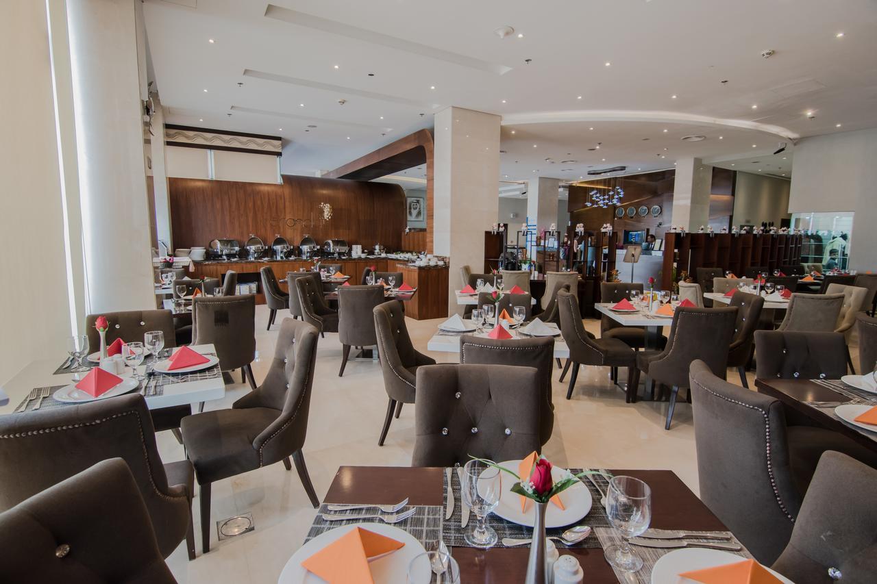 Готель Signature Al Barsha 4*